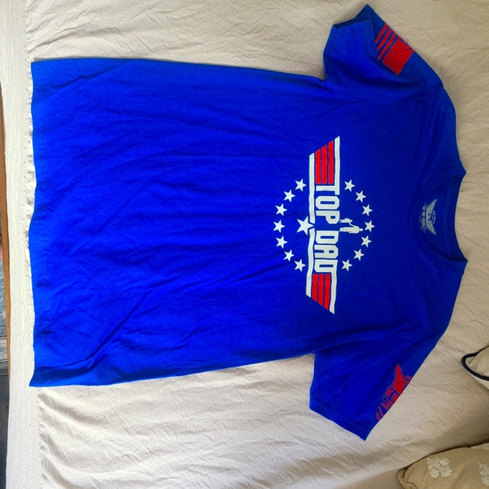 New WE THE PEOPLE Size Medium Blue Top Dad Graphic T-Shirt!